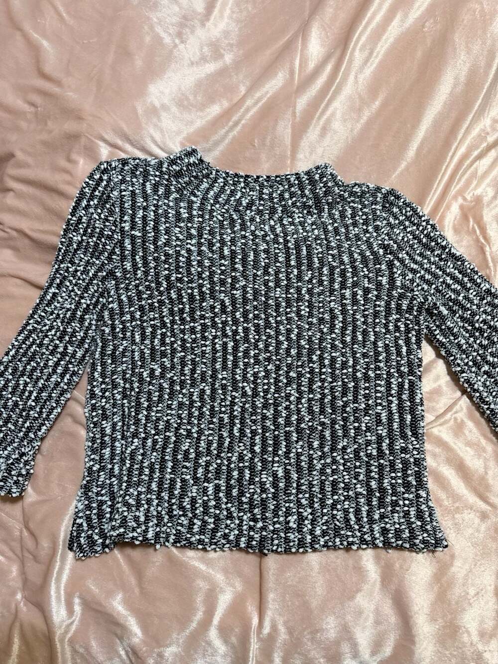 Vince Camuto Black and White Textured Boucle Knit Long Sleeve Sweater
